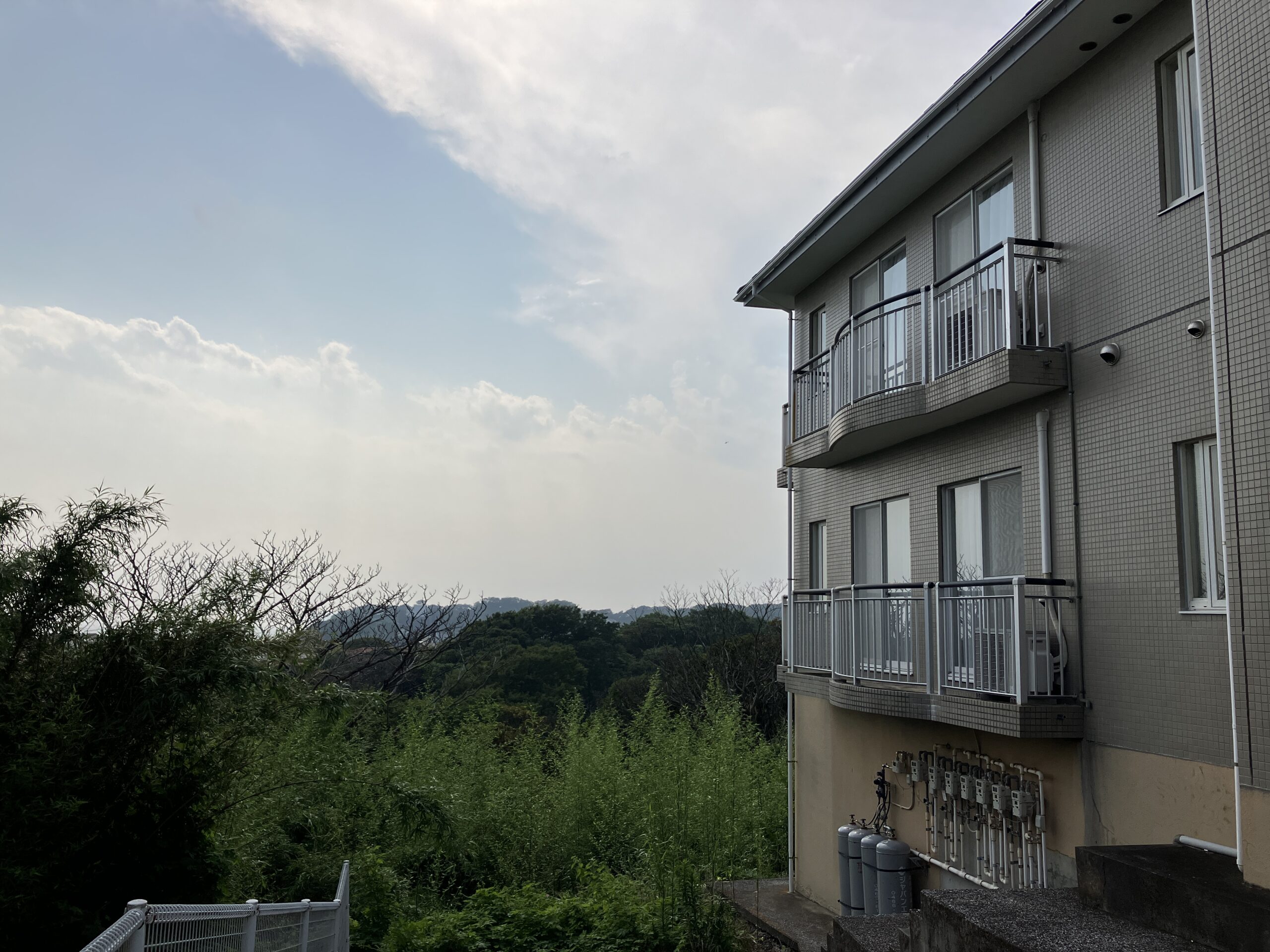 富士山・相模湾・江ノ島を望むHILL HOUSE HIROYAMA | 神奈川県逗子市 共同住宅