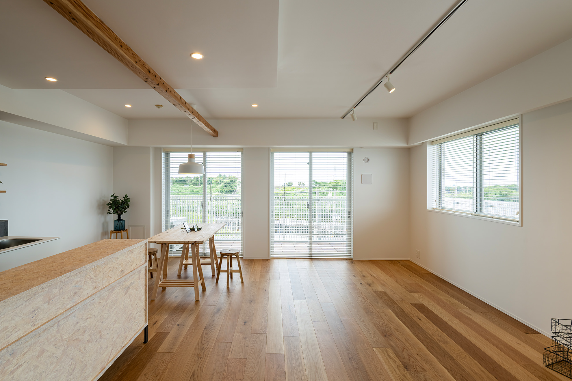 三浦半島を望む最上階＆角部屋！駅徒歩3分のフルリノベーション住戸｜ルナタウン三浦8階（最上階）